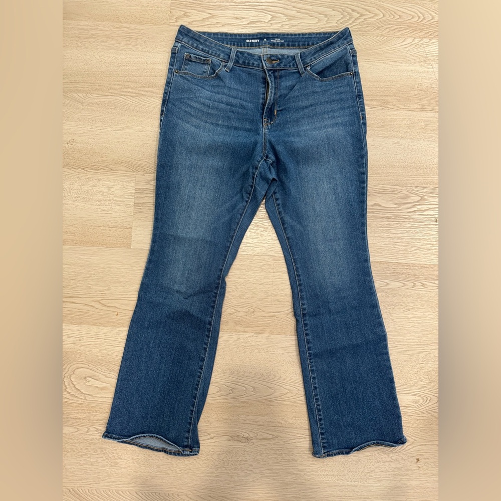 Old Navy Women's Short Boot-Cut Jeans (2qty)